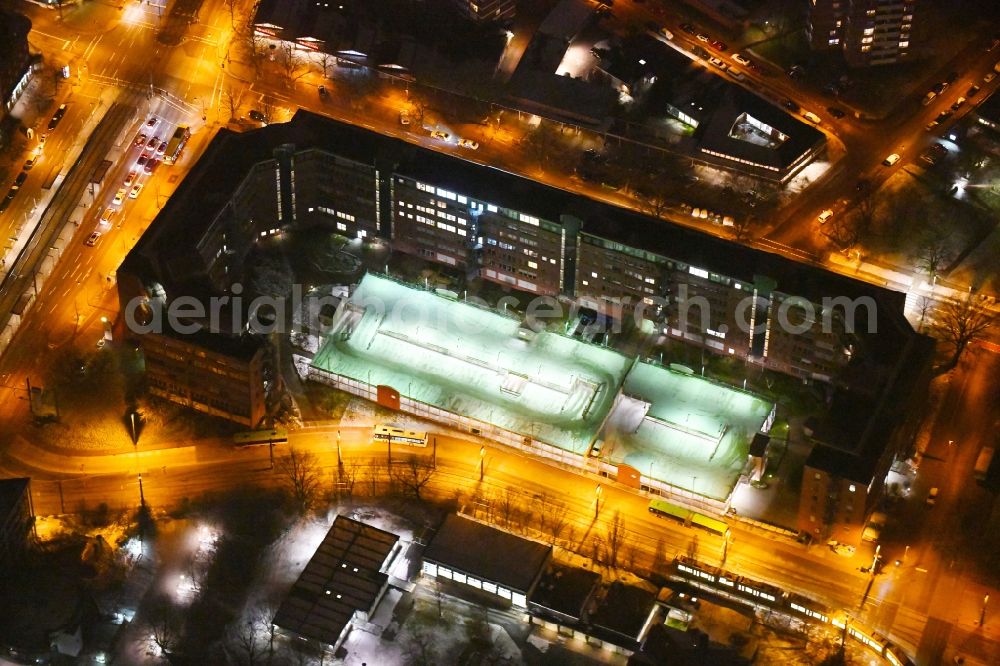 Aerial photograph at night Braunschweig - Night lighting Building of the construction market Globus Baumarkt Braunschweig on Hansestrasse in the district Veltenhof-Ruehme in Braunschweig in the state Lower Saxony, Germany