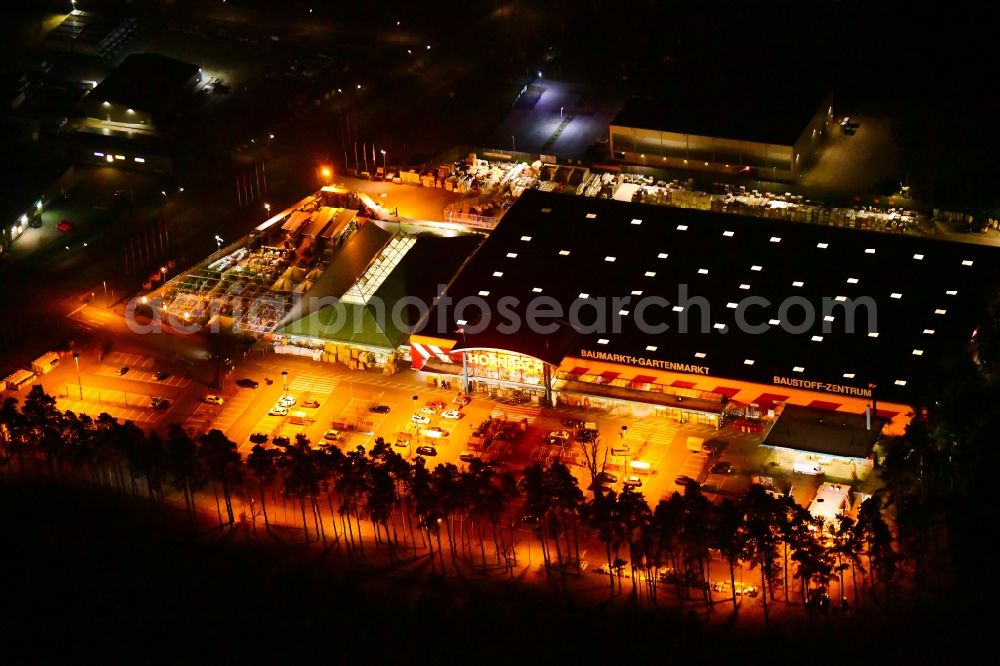 Velten at night from above - Night lighting building of the construction market HORNBACH Velten on Parkallee in Velten in the state Brandenburg, Germany