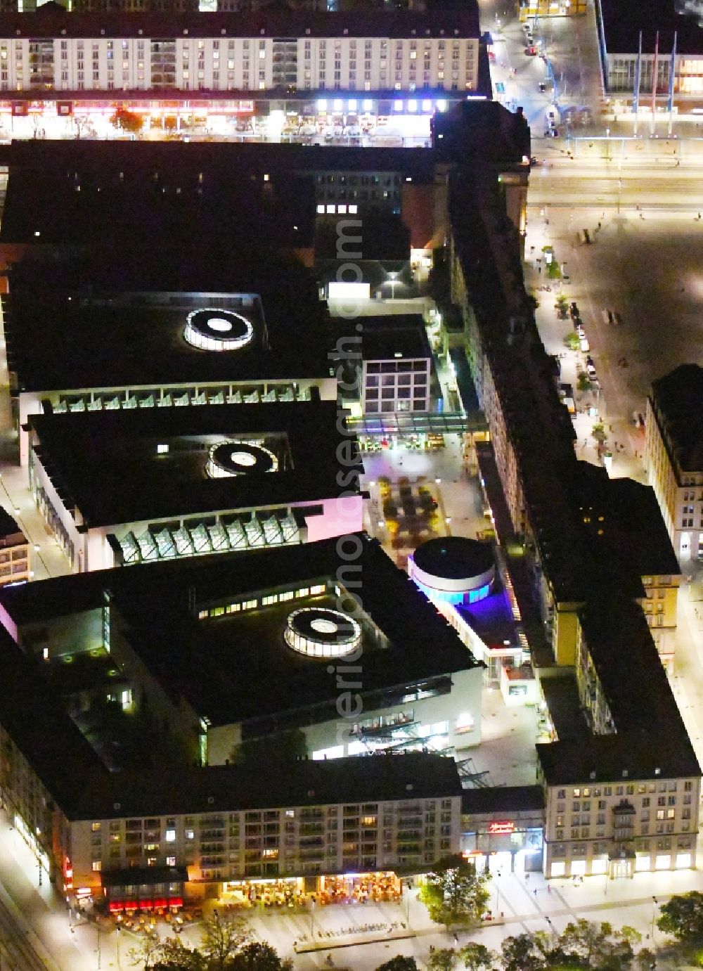 Aerial photograph at night Dresden - Night lighting Building of the shopping center Altmarkt Galerie der ECE Projektmanagement GmbH in Dresden in the state Saxony