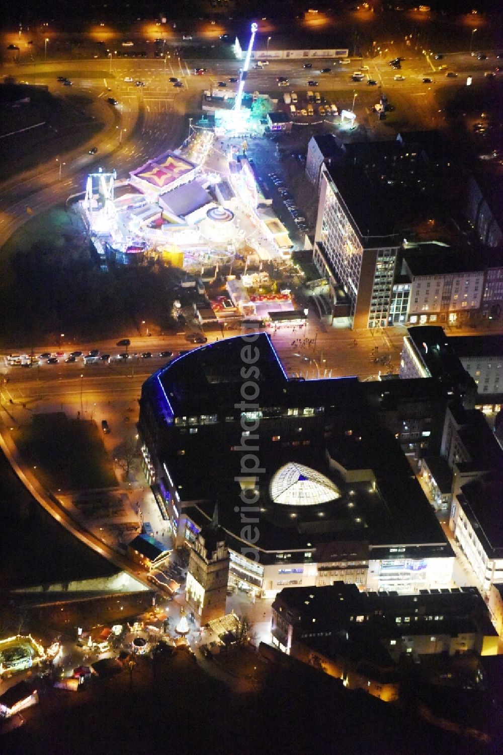 Aerial image at night Rostock - Night view building of the shopping center Kroepeliner Tor Center Rostock in the district Mitte in Rostock in the state Mecklenburg - Western Pomerania