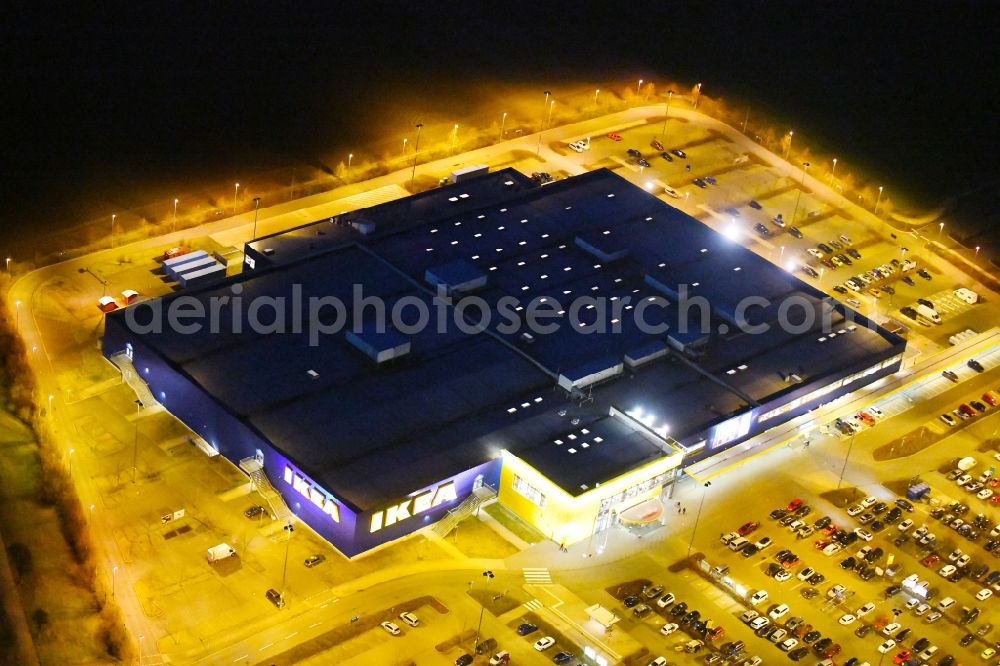 Aerial photograph at night Erfurt - Night lighting Building of the store - furniture market IKEA Moebel & Einrichtungshaus Erfurt in the district Schmira in Erfurt in the state Thuringia, Germany