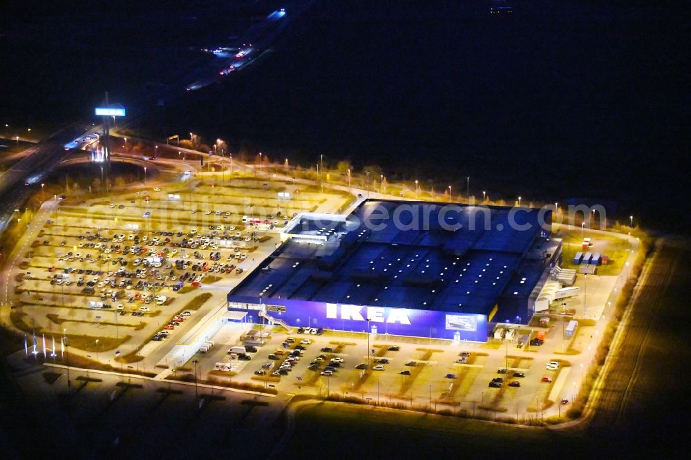 Aerial photograph at night Erfurt - Night lighting Building of the store - furniture market IKEA Moebel & Einrichtungshaus Erfurt in the district Schmira in Erfurt in the state Thuringia, Germany