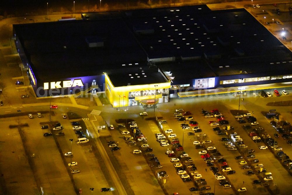 Aerial photograph at night Erfurt - Night lighting Building of the store - furniture market IKEA Moebel & Einrichtungshaus Erfurt in the district Schmira in Erfurt in the state Thuringia, Germany