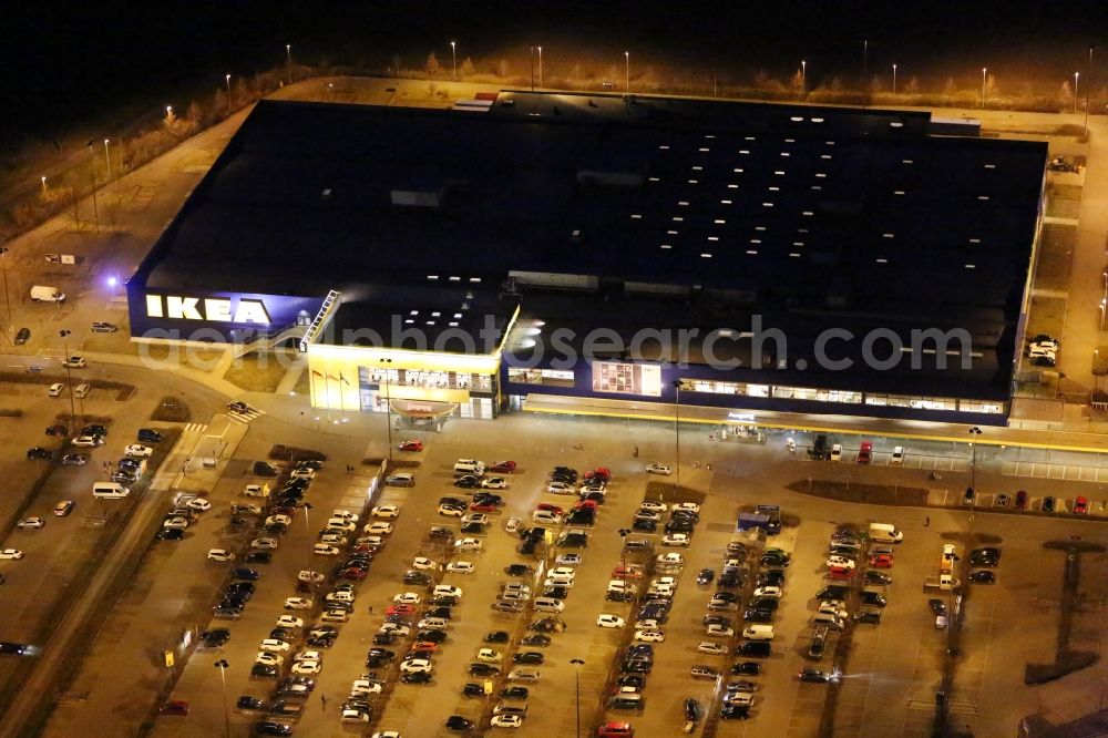 Aerial photograph at night Erfurt - Night lighting Building of the store - furniture market IKEA Moebel & Einrichtungshaus Erfurt in the district Schmira in Erfurt in the state Thuringia, Germany