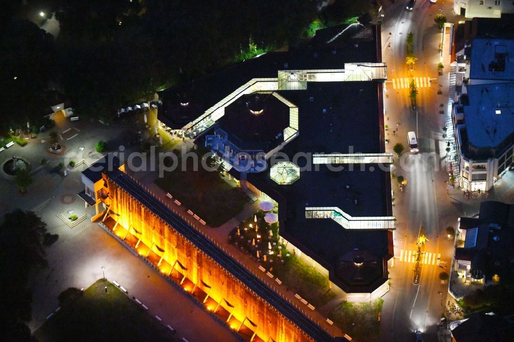 Aerial photograph at night Bad Rothenfelde - Night lighting Building of the restaurant Am alten Gradierwerk on Salinenstrasse in Bad Rothenfelde in the state Lower Saxony, Germany