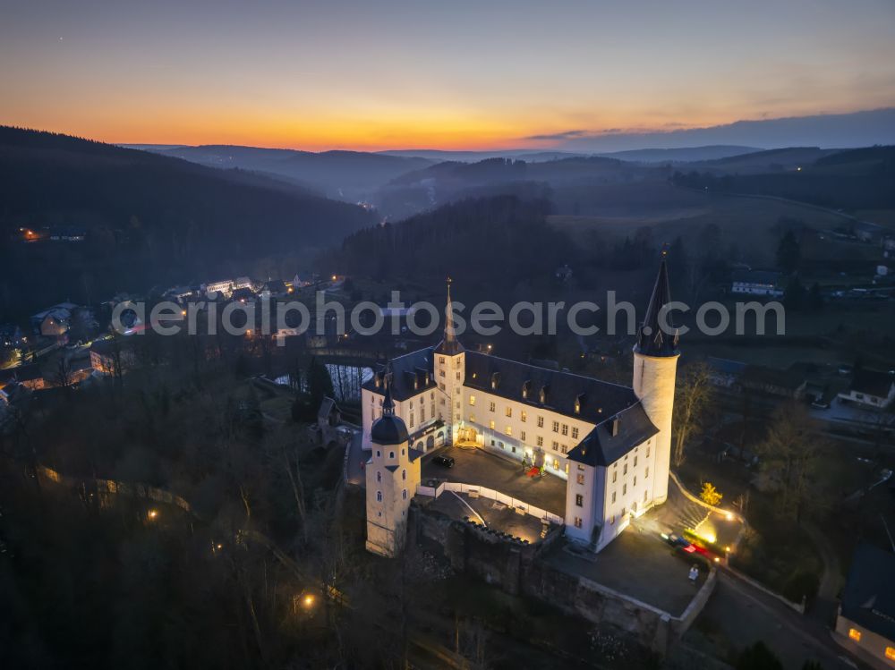 Aerial photograph at night Neuhausen/Erzgebirge - Night lighting castle and castle hotel Purschenstein in Neuhausen/Erzgebirge in the federal state of Saxony, Germany