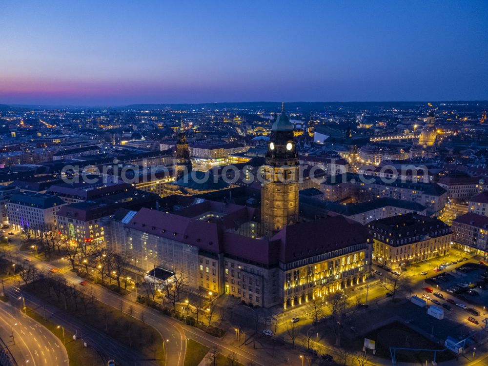 Aerial photograph at night Dresden - Night lighting night lighting town Hall building of the city administration Dresden on street Doktor-Kuelz-Ring in Dresden in the state Saxony