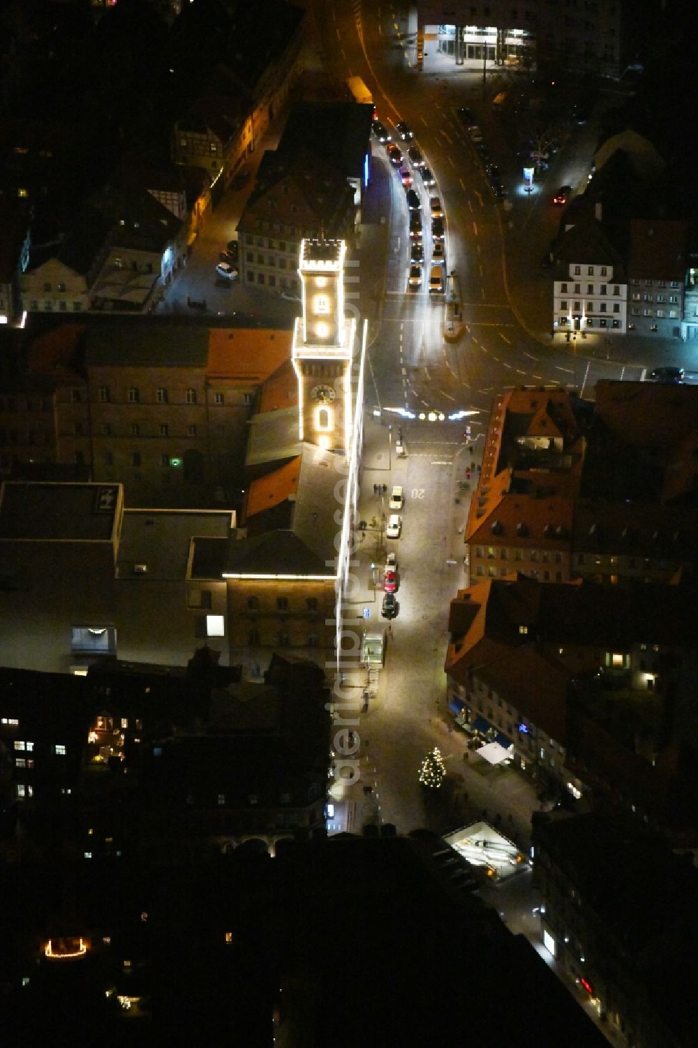 Aerial photograph at night Fürth - Night lighting Town Hall building of the city administration on Koenigsstrasse in Fuerth in the state Bavaria, Germany