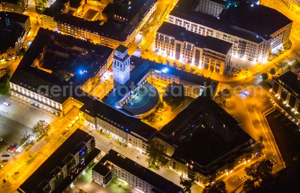 Mülheim an der Ruhr at night from the bird perspective: Night lighting town Hall building of the city administration in Muelheim on the Ruhr at Ruhrgebiet in the state North Rhine-Westphalia, Germany