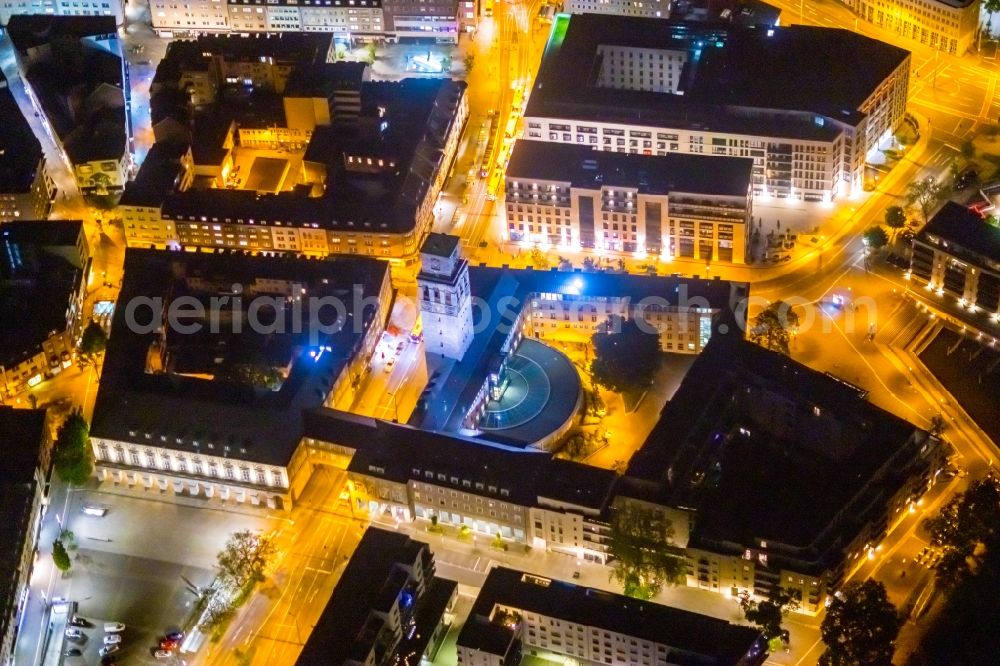 Aerial photograph at night Mülheim an der Ruhr - Night lighting town Hall building of the city administration in Muelheim on the Ruhr at Ruhrgebiet in the state North Rhine-Westphalia, Germany