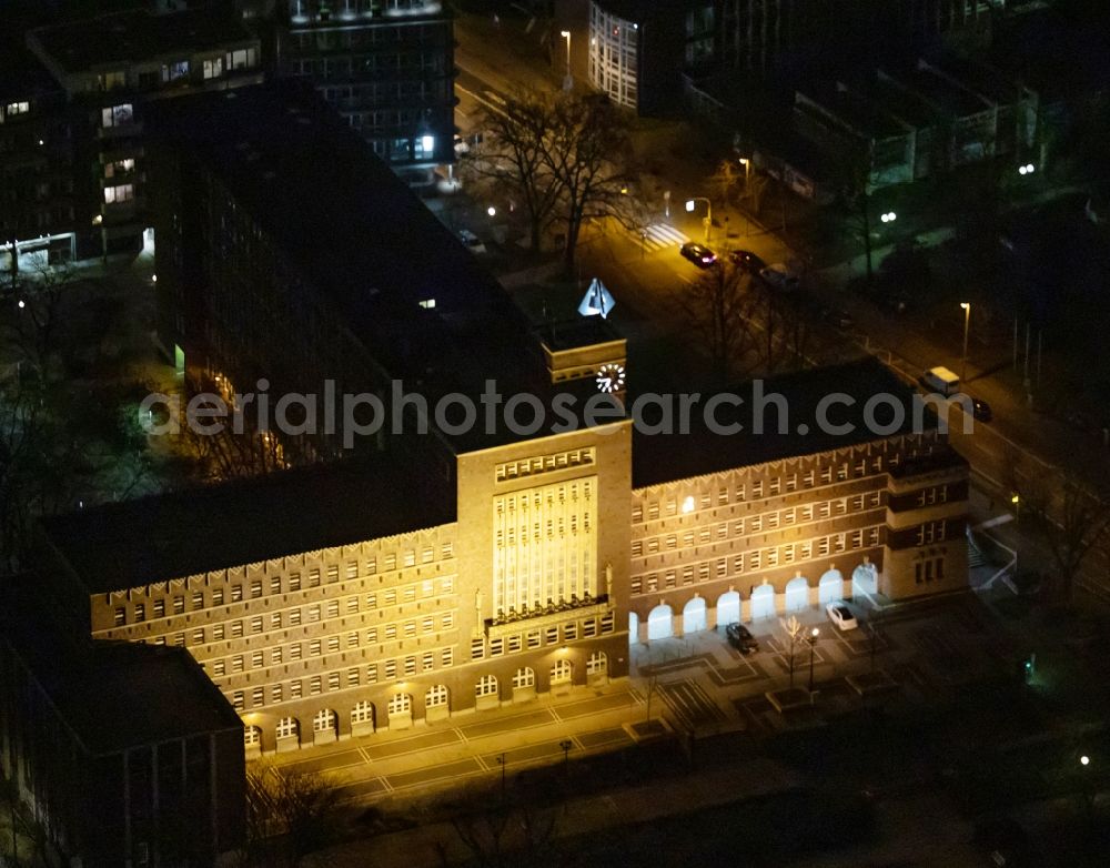 Aerial image at night Oberhausen - Night lighting town Hall building of the city administration Oberhausen along the Schwartzstrasse in Oberhausen in the state North Rhine-Westphalia, Germany