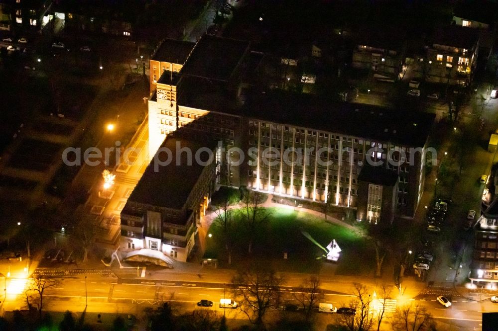 Aerial photograph at night Oberhausen - Night lighting town Hall building of the city administration Oberhausen along the Schwartzstrasse in Oberhausen in the state North Rhine-Westphalia, Germany