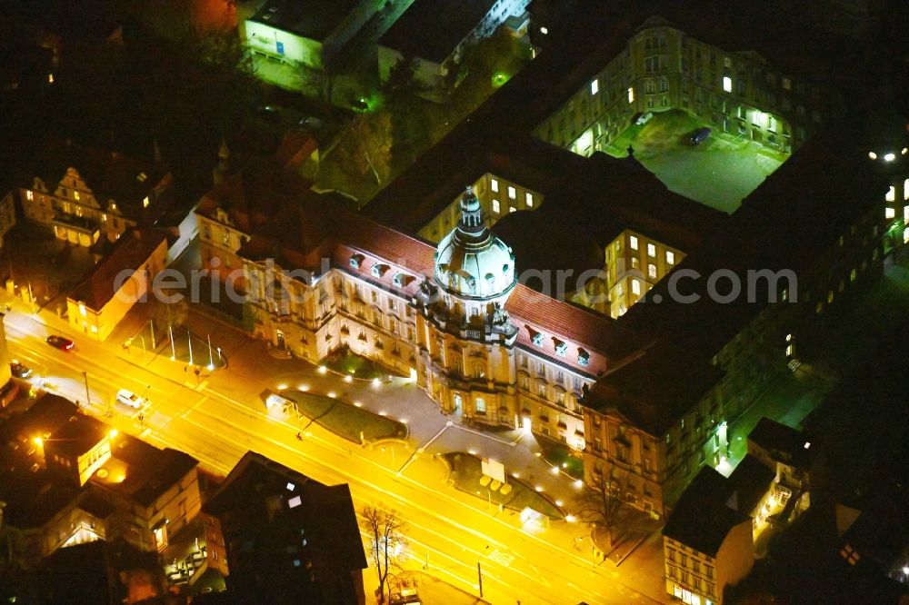 Potsdam at night from the bird perspective: Night lighting Town Hall building of the city administration on Friedrich-Ebert-Strasse in the district Innenstadt in Potsdam in the state Brandenburg, Germany