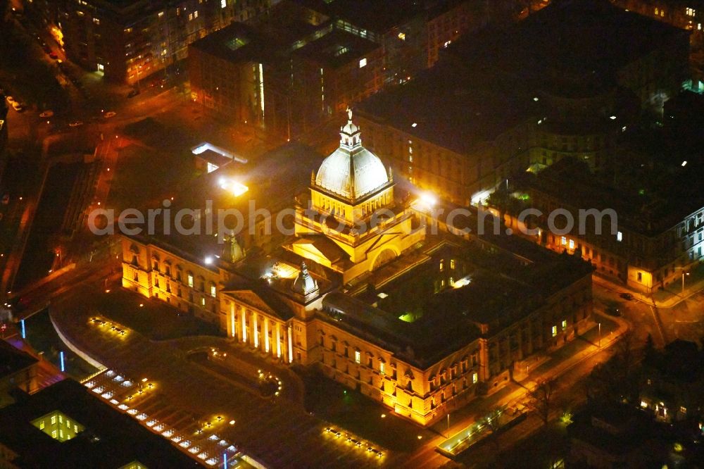 Aerial photograph at night Leipzig - Night lighting Building complex of the Bundesverwaltungsgericht on Simsonplatz court of in the district Zentrum-Sued in Leipzig in the state Saxony