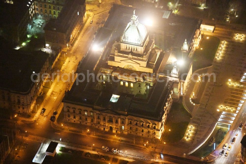 Aerial image at night Leipzig - Night lighting Building complex of the Bundesverwaltungsgericht on Simsonplatz court of in the district Zentrum-Sued in Leipzig in the state Saxony