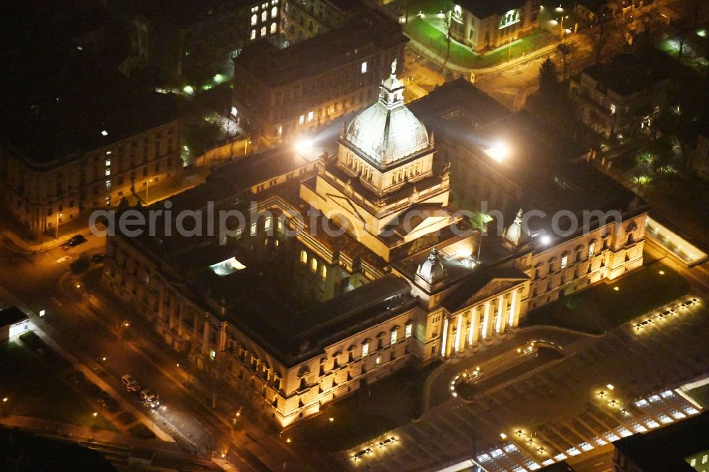 Aerial photograph at night Leipzig - Night lighting Building complex of the Bundesverwaltungsgericht on Simsonplatz court of in the district Zentrum-Sued in Leipzig in the state Saxony