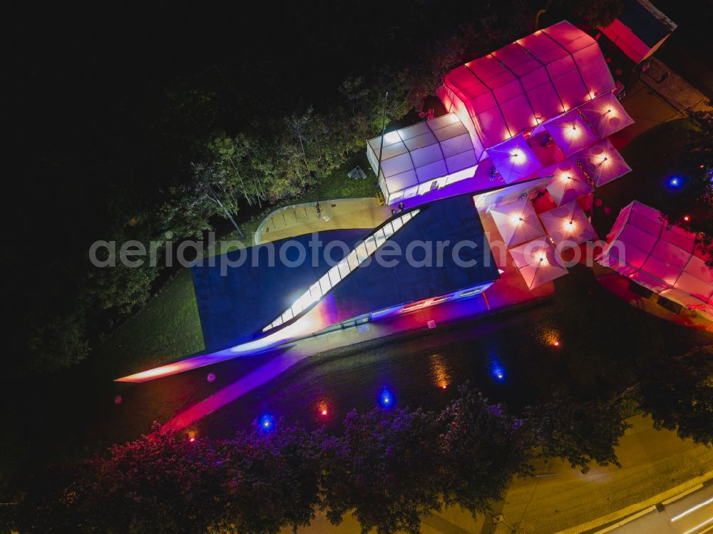 Dresden at night from the bird perspective: Night lighting building complex of the Institute TUD - CCC - Carbon Concrete Cube - Institut fuer Massivbau on street Einsteinstrasse in the district Suedvorstadt in Dresden in the state Saxony, Germany