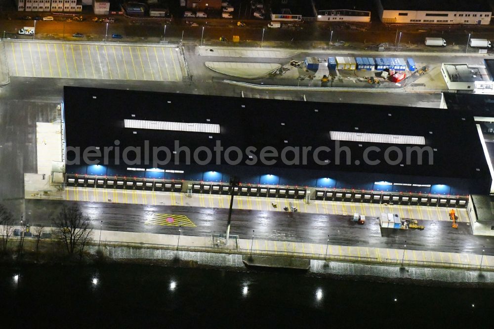 Aerial image at night Billbrook - Night lighting building complex and distribution center on the site of Hermes Logistik-Center - ECE on Billbrookdeich in Billbrook in the state Hamburg, Germany