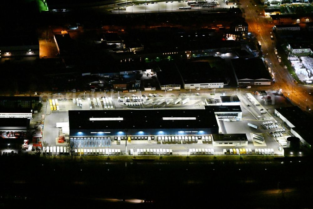 Hamburg at night from above - Night lighting building complex and distribution center on the site Hermes Logistik-Center - ECE in the district Billbrook in Hamburg, Germany