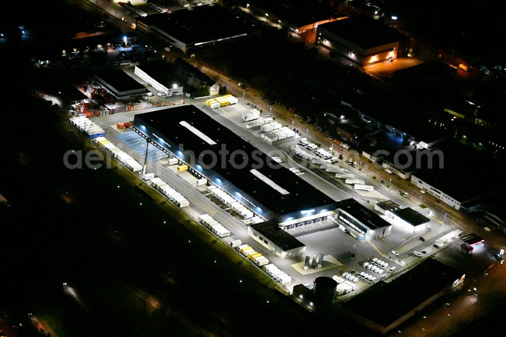 Hamburg at night from above - Night lighting building complex and distribution center on the site Hermes Logistik-Center - ECE in the district Billbrook in Hamburg, Germany