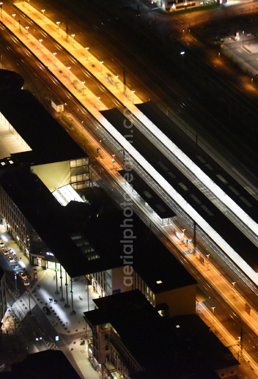 Aerial photograph at night Aschaffenburg - Night view Track progress and building of the main station of the railway in Aschaffenburg in the state Bavaria