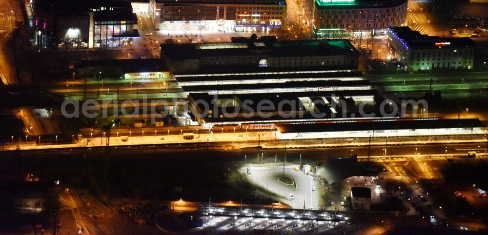 Aerial photograph at night Magdeburg - Night lighting Track progress and building of the main station of the railway in the district Altstadt in Magdeburg in the state Saxony-Anhalt