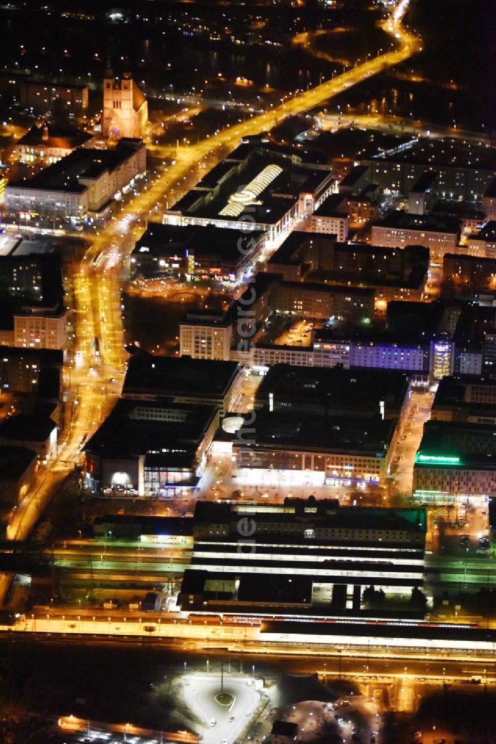 Aerial image at night Magdeburg - Night lighting Track progress and building of the main station of the railway in the district Altstadt in Magdeburg in the state Saxony-Anhalt