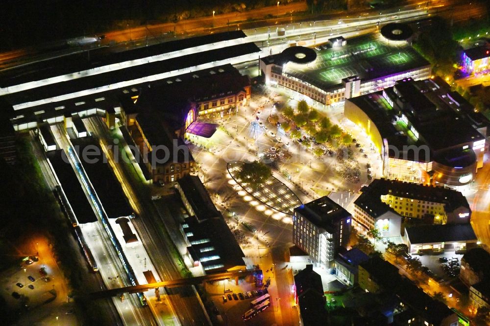 Aerial image at night Osnabrück - Night lighting Track progress and building of the main station of the railway in the district Innenstadt in Osnabrueck in the state Lower Saxony, Germany