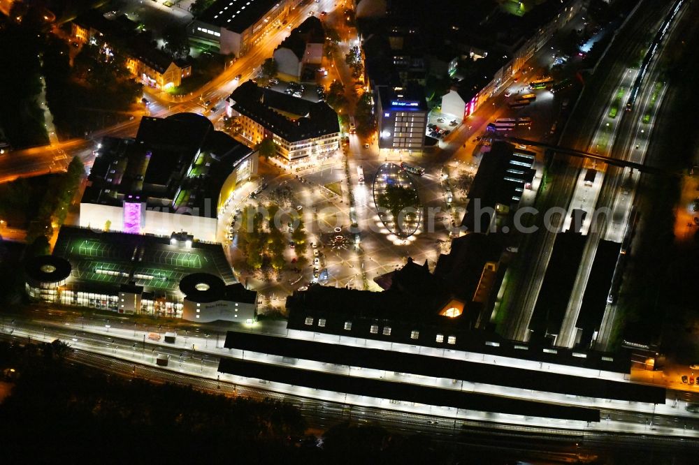 Aerial photograph at night Osnabrück - Night lighting Track progress and building of the main station of the railway in the district Innenstadt in Osnabrueck in the state Lower Saxony, Germany