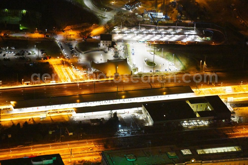 Aerial image at night Magdeburg - Night lighting Track progress and building of the main station of the railway in the district Zentrum in Magdeburg in the state Saxony-Anhalt, Germany