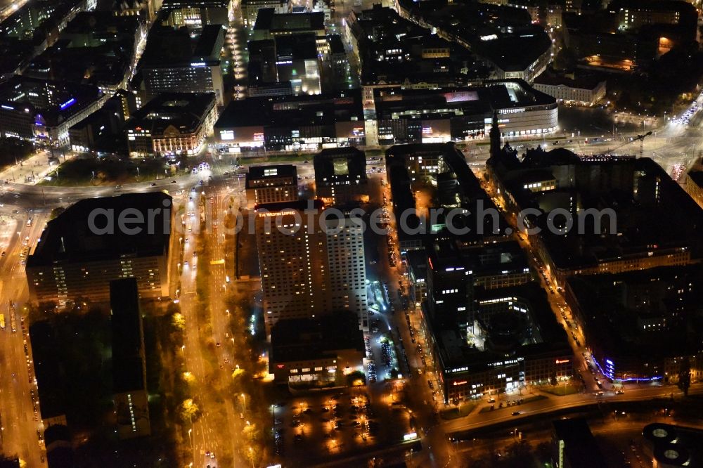 Leipzig at night from the bird perspective: Night aerial view of hotel building high-rise The Westin Leipzig on Gerberstrasse in Leipzig in the state of Saxony