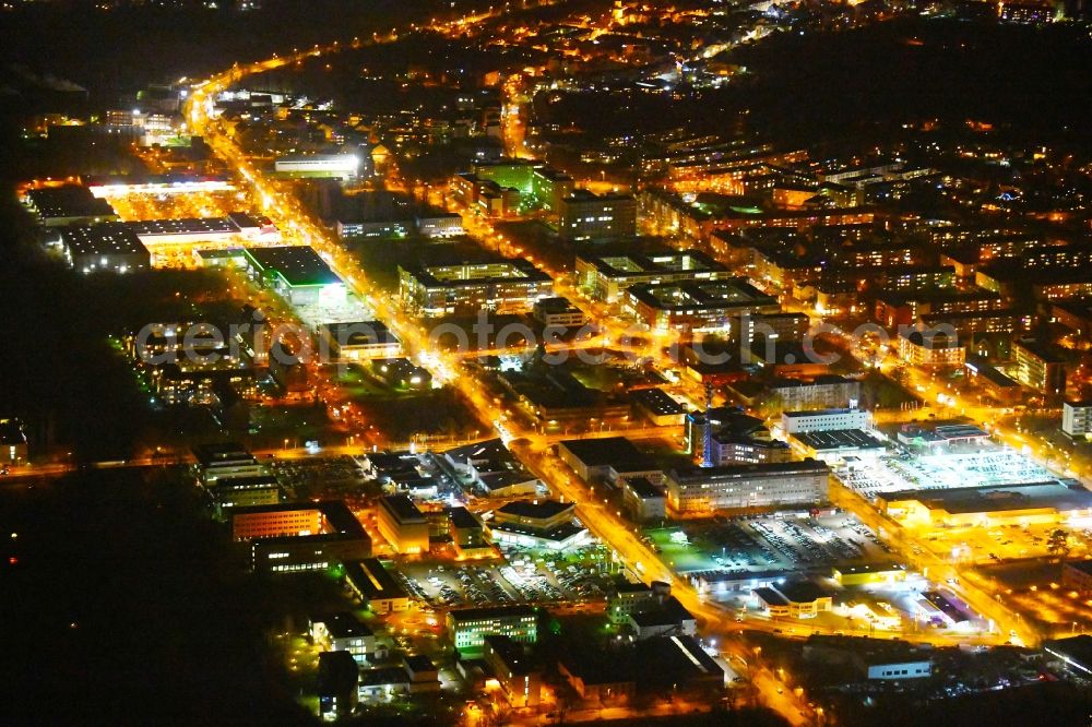 Teltow at night from the bird perspective: Night lighting Industrial and commercial area along the Potsdamer Strasse in Teltow in the state Brandenburg, Germany