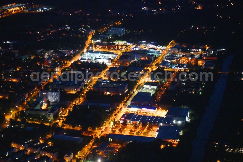 Aerial photograph at night Teltow - Night lighting industrial and commercial area along the Oderstrasse in Teltow in the state Brandenburg, Germany