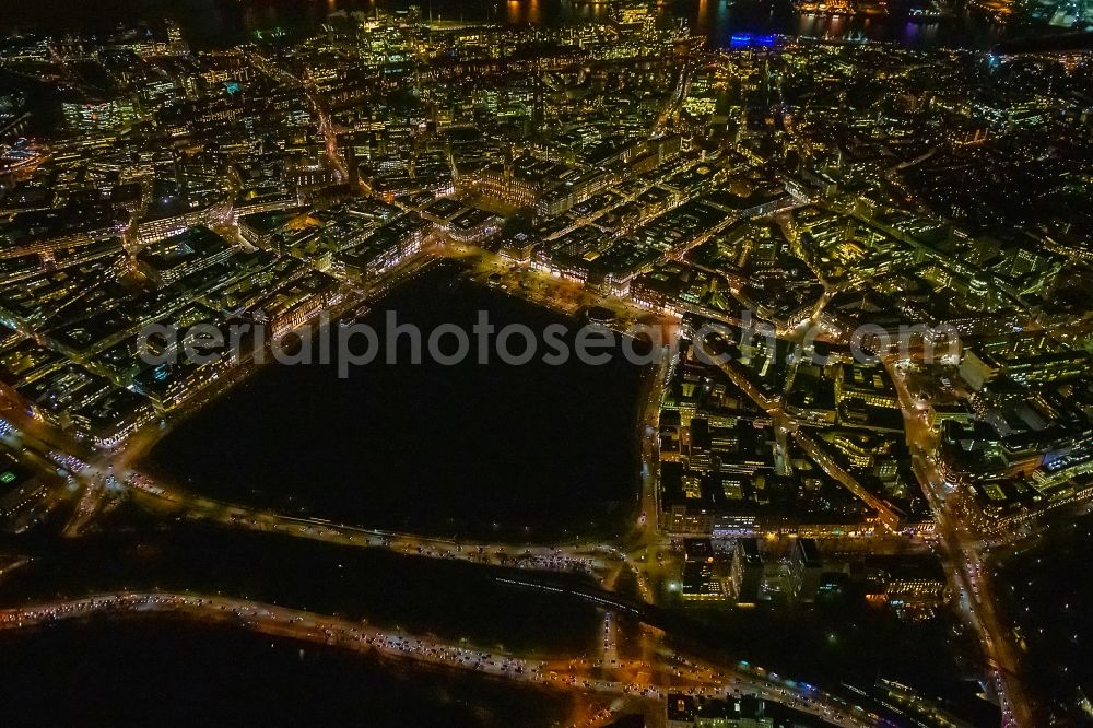 Aerial photograph at night Hamburg - Night lighting city view of the downtown area on the shore areas of Binnenalster Am Jungfernstieg in the district Altstadt in Hamburg, Germany