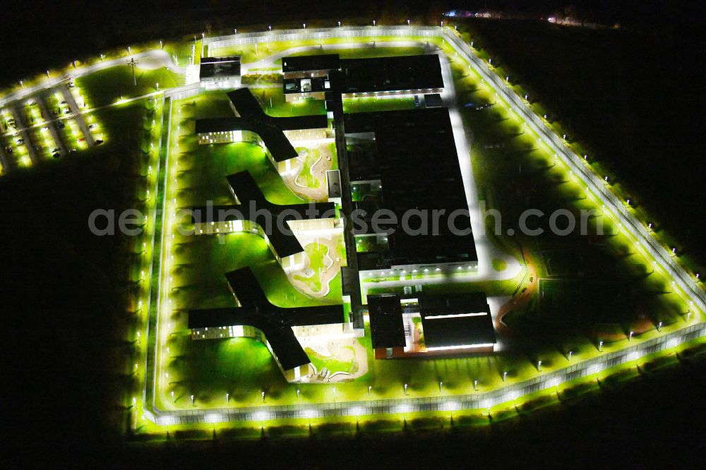 Aerial photograph at night Großbeeren - Night lighting prison Heidering Grossbeeren in Teltow-Flaming in Brandenburg