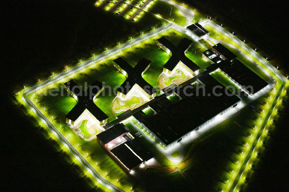 Aerial photograph at night Großbeeren - Night lighting prison Heidering Grossbeeren in Teltow-Flaming in Brandenburg