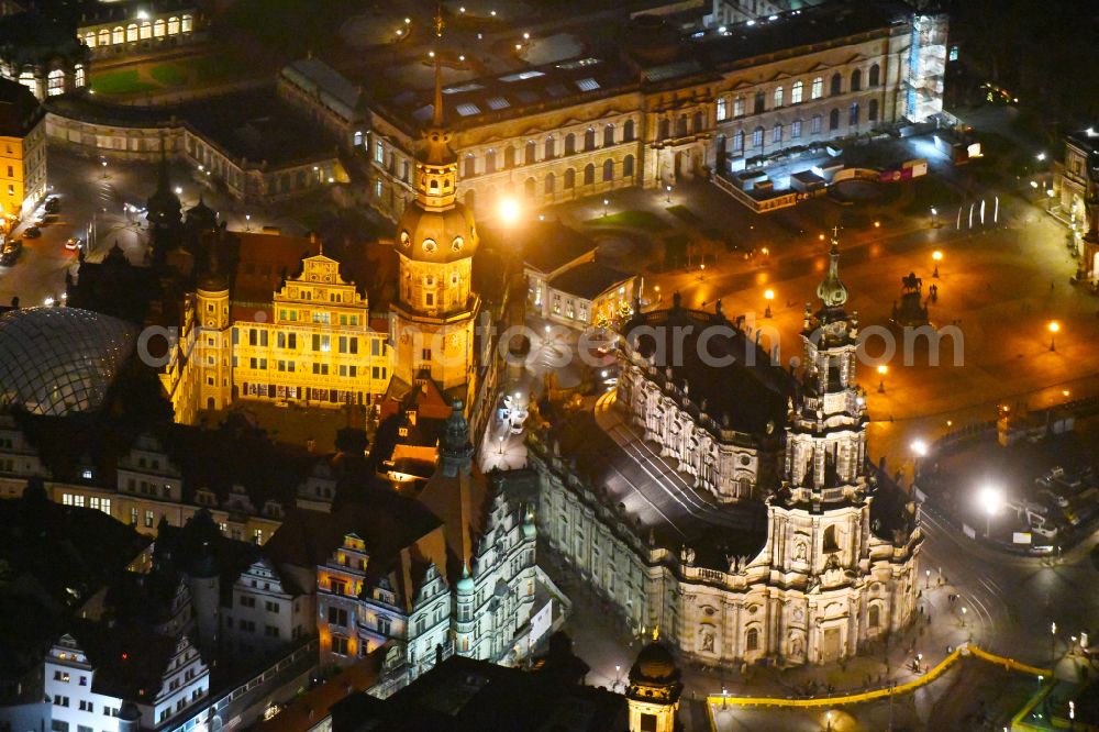 Dresden at night from the bird perspective: Night lighting church building of the cathedral of Kathedrale Sanctissimae Trinitatis -Dresdner Hofkirche on street Schlossstrasse in the district Altstadt in Dresden in the state Saxony, Germany