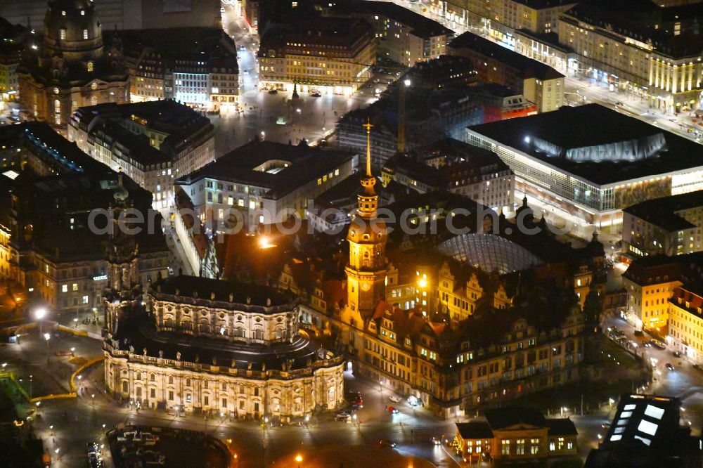 Dresden at night from the bird perspective: Night lighting church building of the cathedral of Kathedrale Sanctissimae Trinitatis -Dresdner Hofkirche on street Schlossstrasse in the district Altstadt in Dresden in the state Saxony, Germany