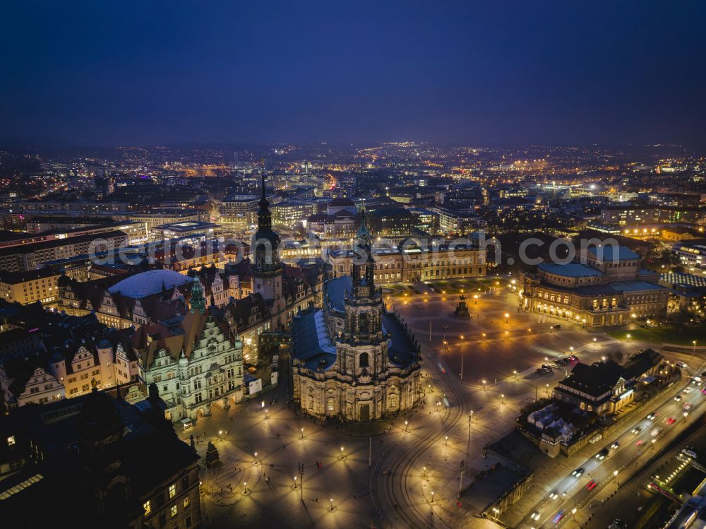 Aerial photograph at night Dresden - Night lighting church building of the cathedral of Kathedrale Sanctissimae Trinitatis -Dresdner Hofkirche on street Schlossstrasse in the district Altstadt in Dresden in the state Saxony, Germany