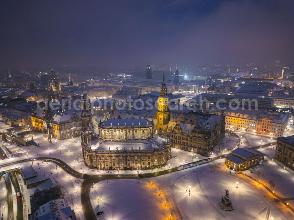 Aerial photograph at night Dresden - Night lighting church building of the cathedral of Kathedrale Sanctissimae Trinitatis -Dresdner Hofkirche on street Schlossstrasse in the district Altstadt in Dresden in the state Saxony, Germany