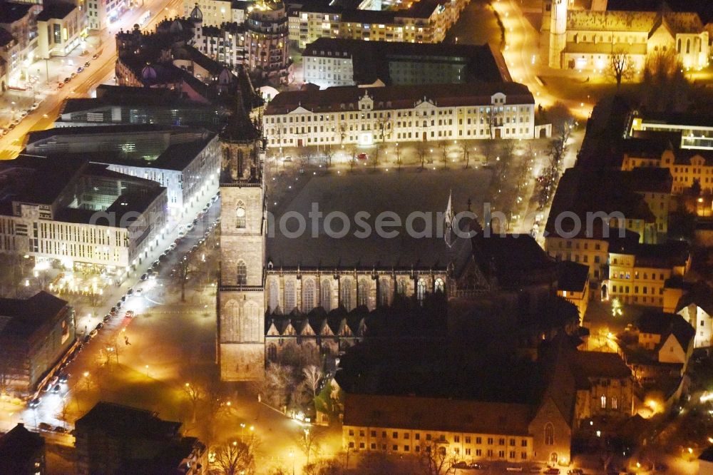 Aerial image at night Magdeburg - Night lighting Church building of the cathedral of Dom zu Magdeburg in the district Altstadt in Magdeburg in the state Saxony-Anhalt