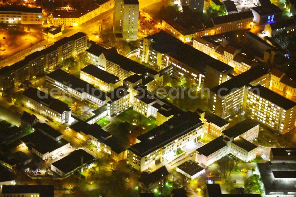 Potsdam at night from above - Night lighting Hospital grounds of the Clinic Klinikum Ernst von Bergmann GmbH on Gutenbergstrasse in the district Innenstadt in Potsdam in the state Brandenburg, Germany