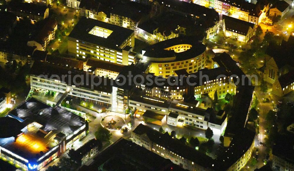 Osnabrück at night from the bird perspective: Night lighting Hospital grounds of the Clinic Marienhospital in Osnabrueck in the state Lower Saxony, Germany