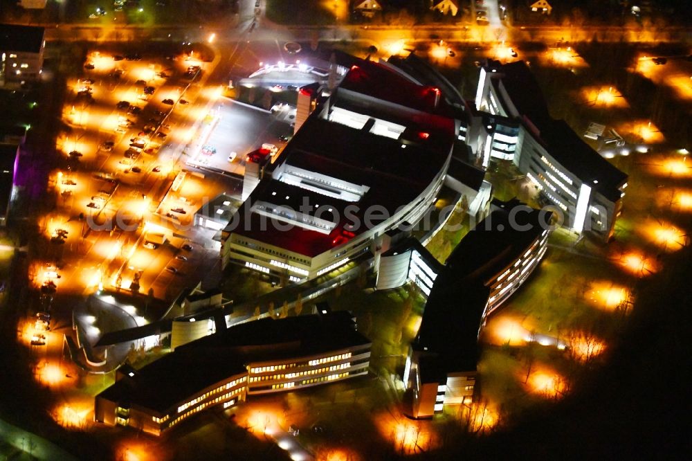 Weimar at night from above - Night lighting Hospital grounds of the Clinic Sophien-und Hufeland Klinikum on Henry-van-de-Velde-Strasse in Weimar in the state Thuringia, Germany