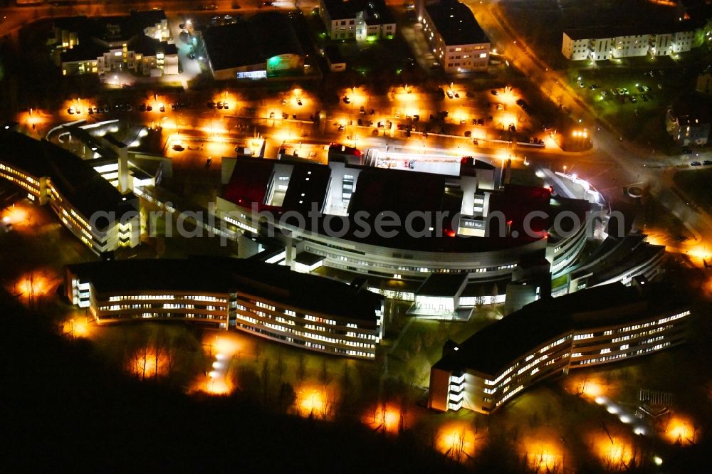 Weimar at night from above - Night lighting Hospital grounds of the Clinic Sophien-und Hufeland Klinikum on Henry-van-de-Velde-Strasse in Weimar in the state Thuringia, Germany