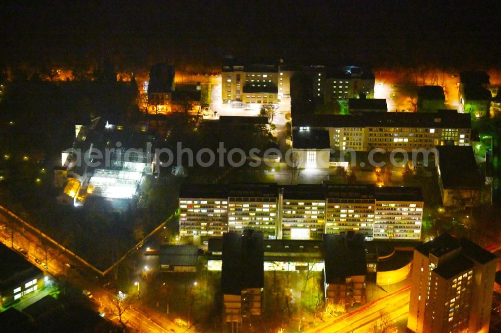 Aerial image at night Leipzig - Night lighting Hospital grounds of the Clinic Universitaetsklinikum Leipzig on Liebigstrasse in the district Mitte in Leipzig in the state Saxony, Germany