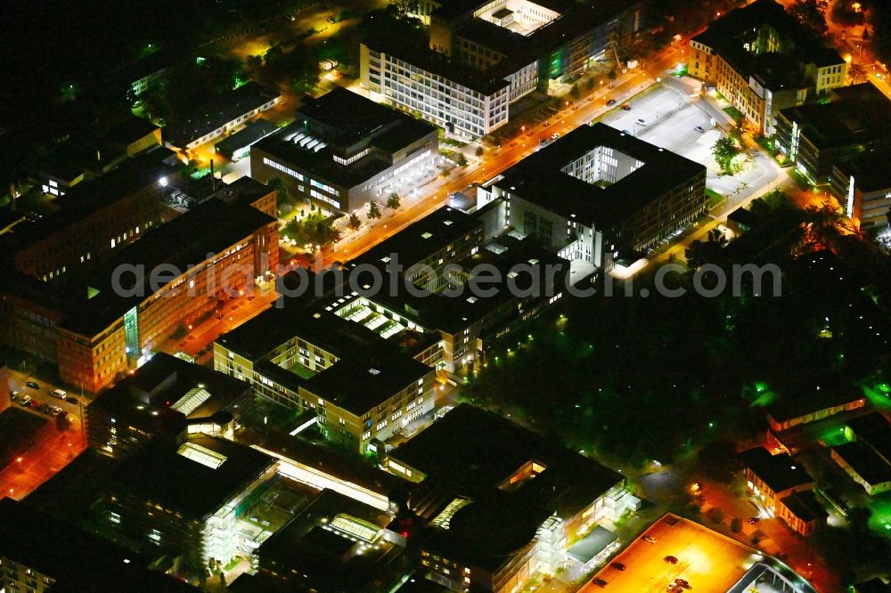 Leipzig at night from the bird perspective: Night lighting Hospital grounds of the Clinic Universitaetsklinikum Leipzig on Liebigstrasse in the district Mitte in Leipzig in the state Saxony, Germany