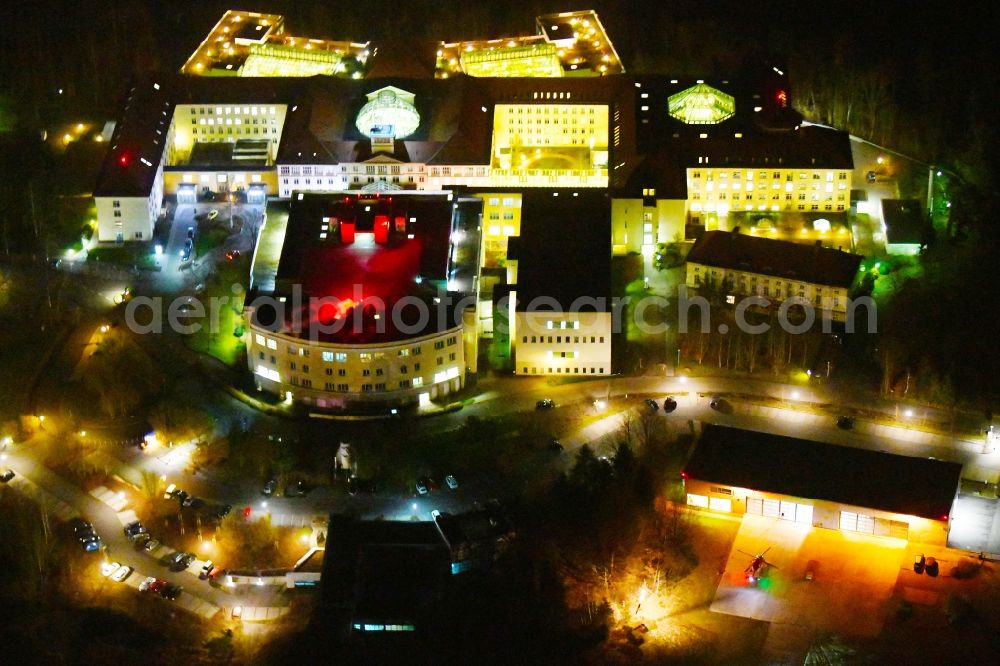 Aerial photograph at night Bad Berka - Night lighting Hospital grounds of the Clinic Zentralklinik Bad Berka on Robert-Koch-Allee in Bad Berka in the state Thuringia, Germany