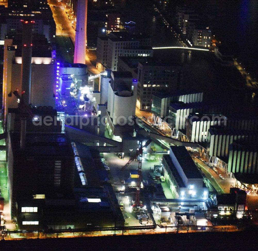 Aerial image at night Frankfurt am Main - Night view Power plants and exhaust towers of thermal power station Gutleutstrasse - Rotfederring in Frankfurt in the state Hesse