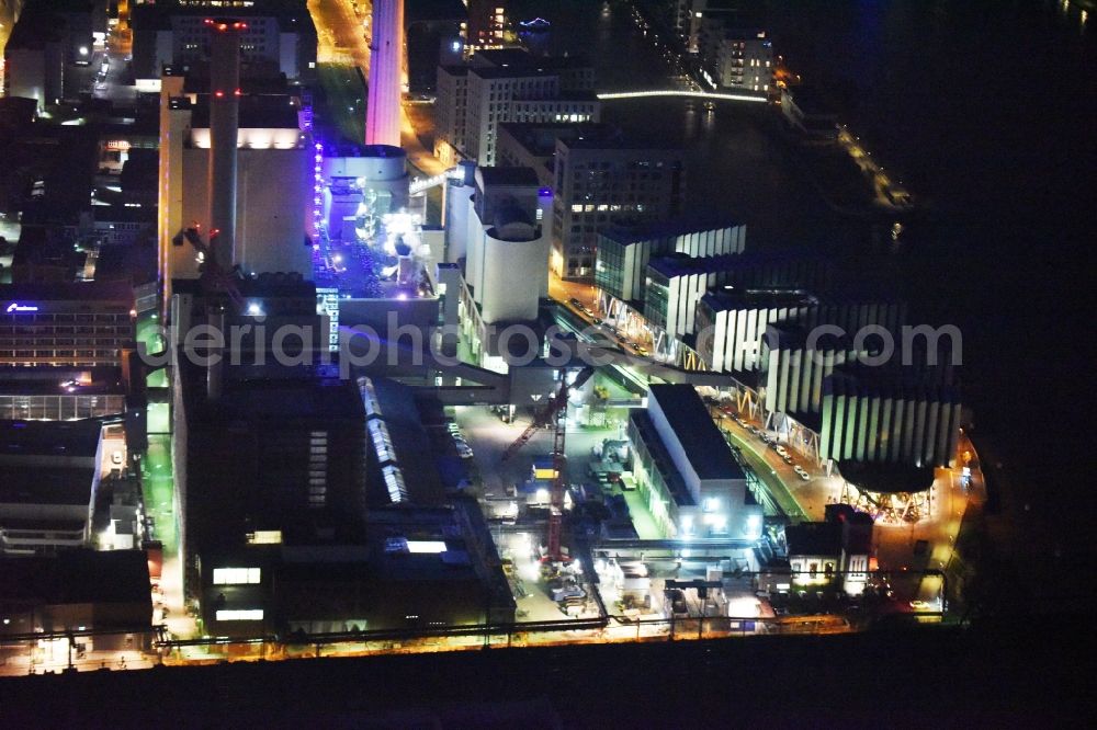 Frankfurt am Main at night from above - Night view Power plants and exhaust towers of thermal power station Gutleutstrasse - Rotfederring in Frankfurt in the state Hesse